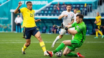 开云会员登录-瑞典大将：赢在下半场 斯洛伐克主帅：没赢我也满意